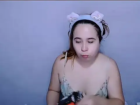 SubLayla01 online show from November 28, 2025, 5:48 pm