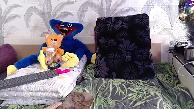 CamDiva113 online show from February 8, 2025, 7:04 am