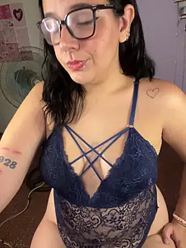 Snapshot of agoosvokk chatting on February 6, 2026, 3:44 am agoosvokk online show from February 6, 2026, 3:44 am