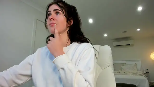 aus queen online show from September 28, 2025, 11:21 pm