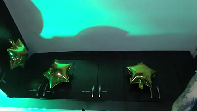 Hellen dumont online show from September 13, 2025, 2:33 am