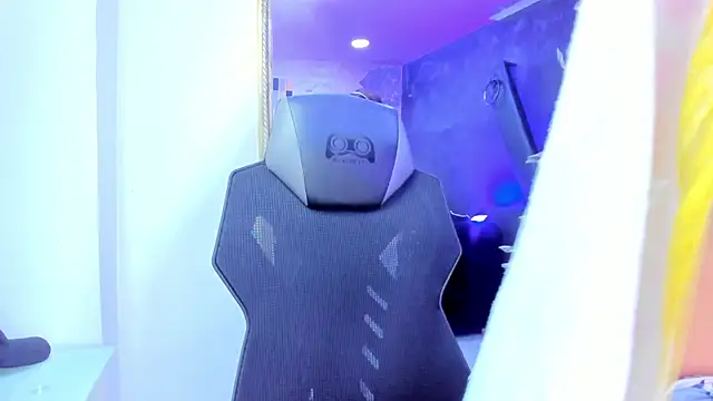 DarlingBDSM  online show from December 16, 2025, 3:17 pm