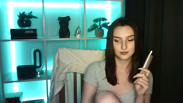 Snapshot of X_Alisa chatting on May 7, 2026, 6:35 pm X Alisa online show from May 7, 2026, 6:35 pm