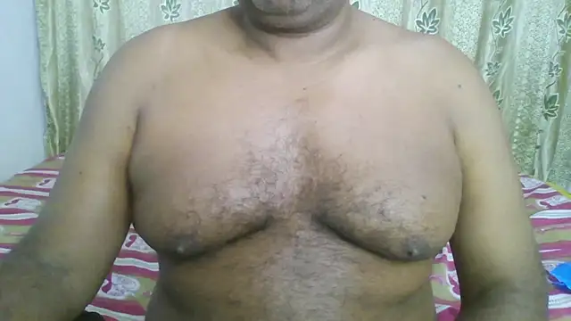 Snapshot of Beargryzzly chatting on December 15, 2024, 6:51 am Beargryzzly online show from December 15, 2024, 6:51 am