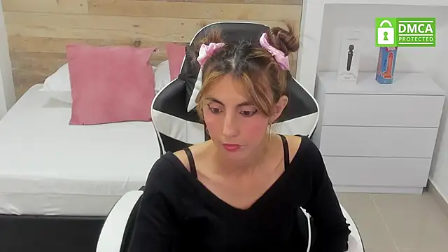 candy summer28 online show from September 12, 2025, 7:14 pm