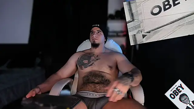 kingbear777 online show from February 6, 2025, 5:57 am