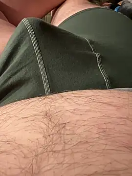 Snapshot of henes188 chatting on December 9, 2024, 6:01 am henes188 online show from December 9, 2024, 6:01 am