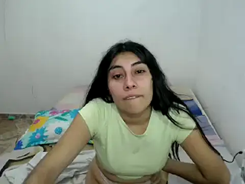 Snapshot of _katerin_love1 chatting on December 4, 2024, 1:03 am katerin love1 online show from December 4, 2024, 1:03 am