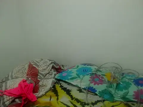  katerin love1 online show from November 18, 2025, 5:06 pm