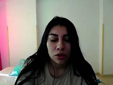  katerin love1 online show from December 15, 2025, 3:05 pm