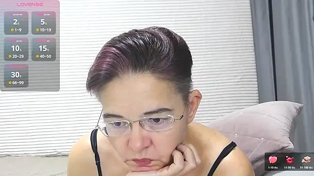 StaceyDarling online show from November 29, 2025, 3:09 am