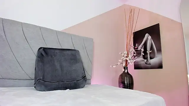 Snapshot of angieebaezz chatting on March 12, 2025, 12:36 pm angieebaezz online show from March 12, 2025, 12:36 pm