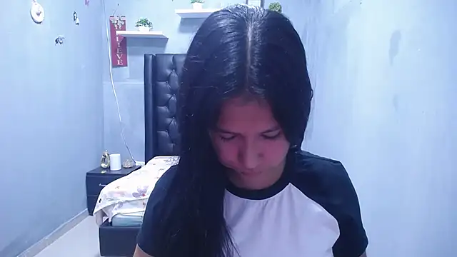 Letty Plugxo online show from March 10, 2026, 1:27 pm