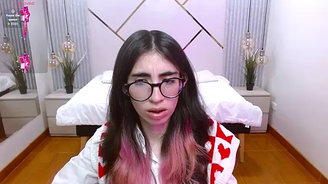 LenaRoses online show from November 7, 2025, 12:49 pm