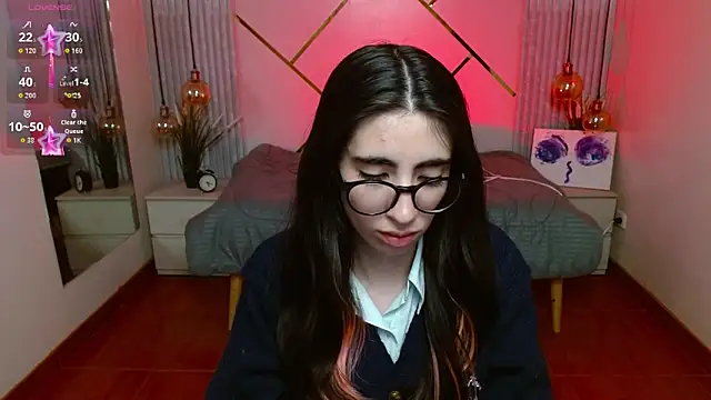 LenaRoses online show from May 13, 2026, 7:11 pm