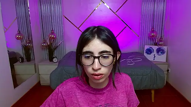 LenaRoses online show from May 15, 2026, 8:05 pm