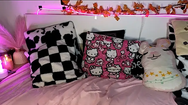 nicollewetpussy online show from November 20, 2025, 6:51 pm