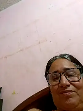 Snapshot of _candi chatting on February 9, 2025, 11:36 pm candi online show from February 9, 2025, 11:36 pm