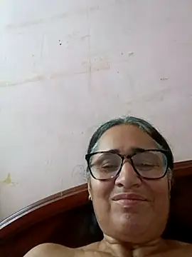 Snapshot of _candi chatting on February 14, 2025, 12:03 pm candi online show from February 14, 2025, 12:03 pm