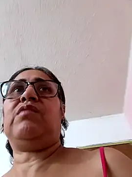 Snapshot of _candi chatting on February 16, 2025, 7:27 pm candi online show from February 16, 2025, 7:27 pm