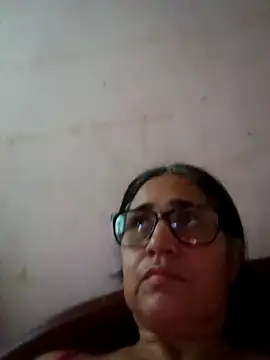 Snapshot of _candi chatting on February 16, 2025, 10:32 pm candi online show from February 16, 2025, 10:32 pm