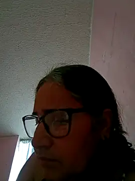 Snapshot of _candi chatting on February 18, 2025, 11:55 am candi online show from February 18, 2025, 11:55 am