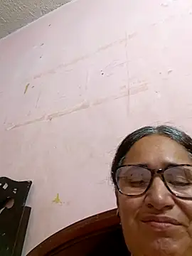 Snapshot of _candi chatting on February 19, 2025, 7:50 am candi online show from February 19, 2025, 7:50 am