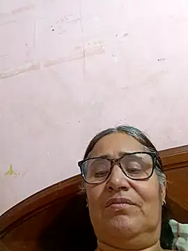 Snapshot of _candi chatting on February 20, 2025, 2:18 am candi online show from February 20, 2025, 2:18 am