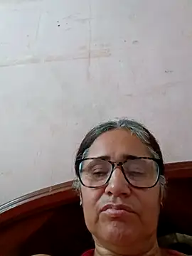 Snapshot of _candi chatting on February 21, 2025, 12:28 pm candi online show from February 21, 2025, 12:28 pm