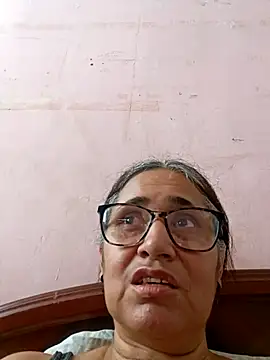 Snapshot of _candi chatting on February 22, 2025, 5:57 pm candi online show from February 22, 2025, 5:57 pm