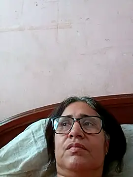 Snapshot of _candi chatting on February 28, 2025, 9:33 pm candi online show from February 28, 2025, 9:33 pm