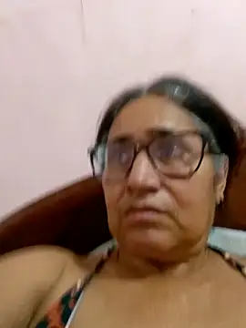 Snapshot of _candi chatting on March 1, 2025, 10:10 pm candi online show from March 1, 2025, 10:10 pm