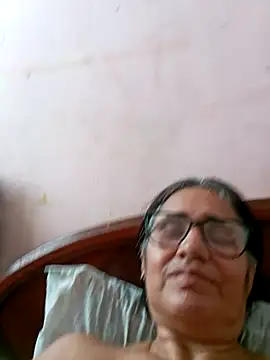 Snapshot of _candi chatting on March 4, 2025, 2:21 pm candi online show from March 4, 2025, 2:21 pm