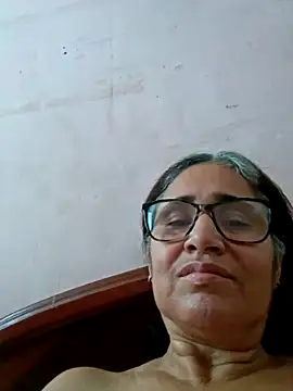 Snapshot of _candi chatting on March 13, 2025, 12:35 pm candi online show from March 13, 2025, 12:35 pm