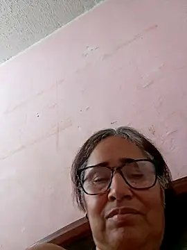 Snapshot of _candi chatting on March 13, 2025, 5:50 pm candi online show from March 13, 2025, 5:50 pm