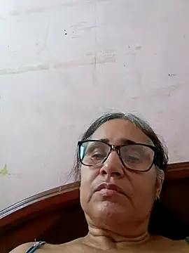 Snapshot of _candi chatting on March 13, 2025, 9:05 pm candi online show from March 13, 2025, 9:05 pm