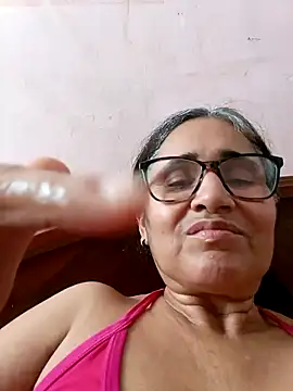 Snapshot of _candi chatting on March 14, 2025, 5:24 pm candi online show from March 14, 2025, 5:24 pm