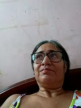 Snapshot of _candi chatting on March 16, 2025, 12:00 pm candi online show from March 16, 2025, 12:00 pm