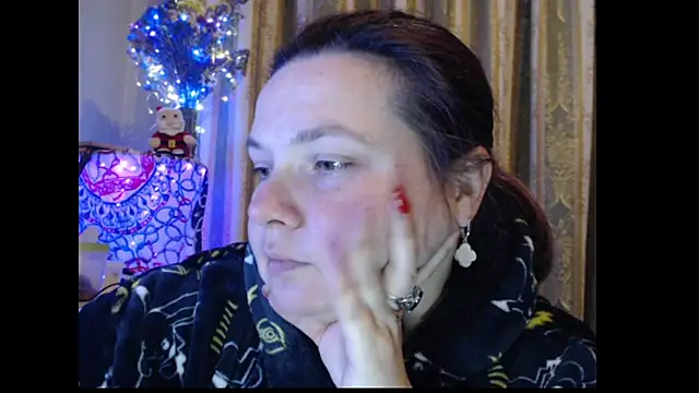 amorelara online show from October 26, 2025, 2:45 pm