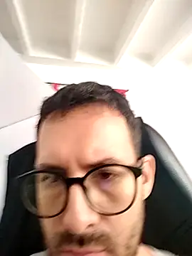 Snapshot of Jerry_hot1 chatting on March 13, 2025, 12:02 pm Jerry hot1 online show from March 13, 2025, 12:02 pm