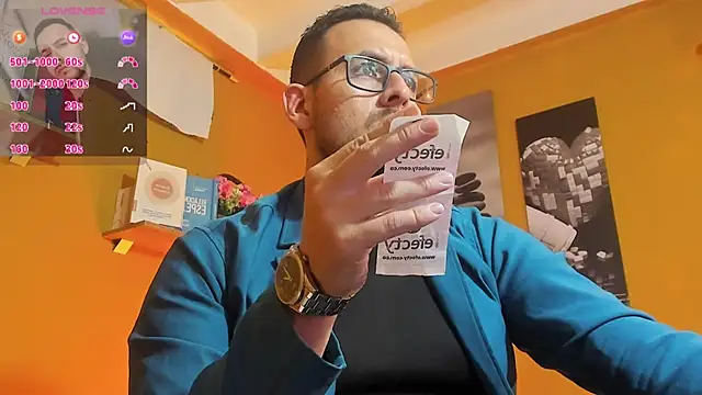 Snapshot of Jerry_hot1 chatting on November 15, 2025, 12:34 pm Jerry hot1 online show from November 15, 2025, 12:34 pm