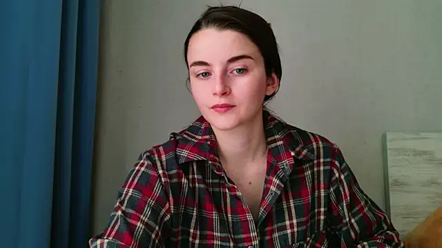 Snapshot of Miss_Arwen chatting on June 9, 2026, 6:36 am Miss Arwen online show from June 9, 2026, 6:36 am