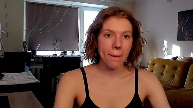 StellaDavis online show from February 20, 2025, 12:15 pm