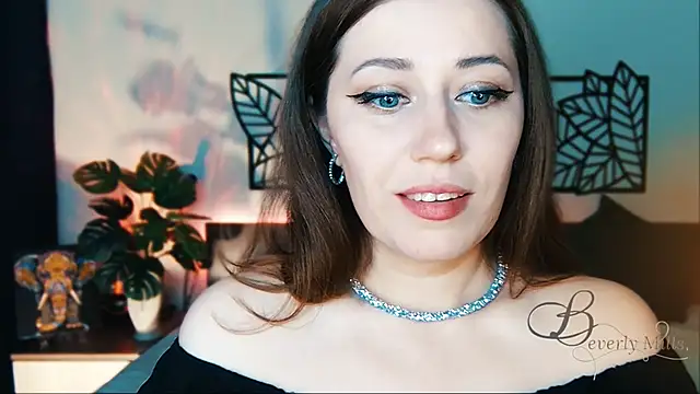 Snapshot of MissBeverlyMills chatting on February 13, 2025, 12:11 pm MissBeverlyMills online show from February 13, 2025, 12:11 pm