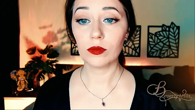 Snapshot of MissBeverlyMills chatting on March 20, 2025, 10:10 am MissBeverlyMills online show from March 20, 2025, 10:10 am