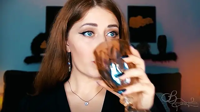 Snapshot of MissBeverlyMills chatting on September 10, 2025, 7:14 pm MissBeverlyMills online show from September 10, 2025, 7:14 pm