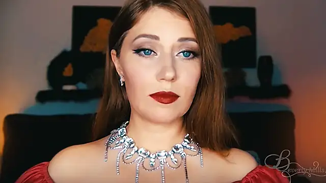 Snapshot of MissBeverlyMills chatting on September 12, 2025, 6:19 pm MissBeverlyMills online show from September 12, 2025, 6:19 pm