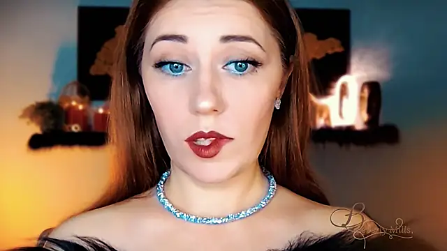 MissBeverlyMills online show from November 13, 2025, 2:43 am