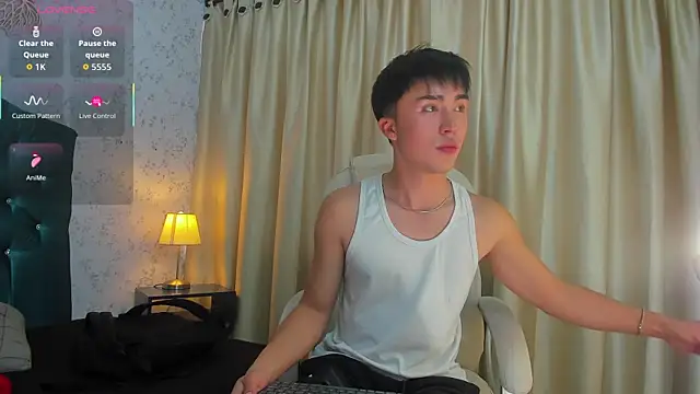 santi-fabulous online show from September 30, 2025, 9:53 pm