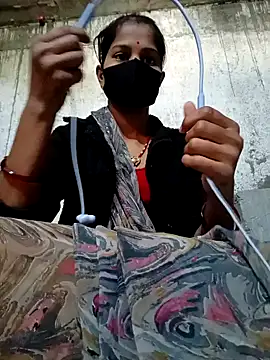 Snapshot of Anushka_Ji chatting on February 3, 2025, 4:04 am Anushka Ji online show from February 3, 2025, 4:04 am